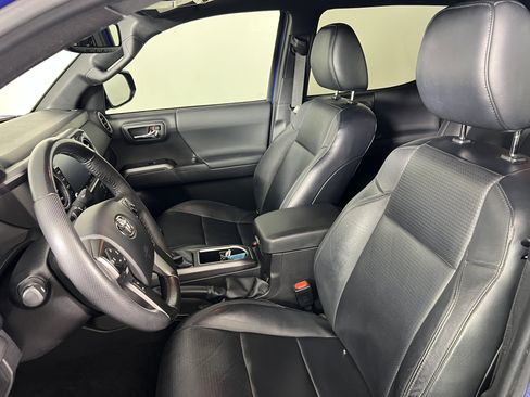 Used 2023 Toyota Tacoma TRD Sport image 15