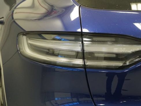 Certified 2026 Porsche Macan AWD/4WD image 6