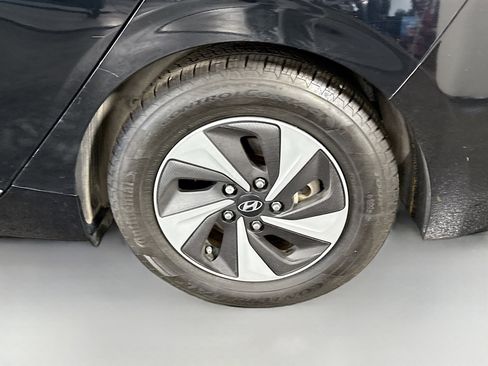 Used 2017 Hyundai Ioniq SEL image 37