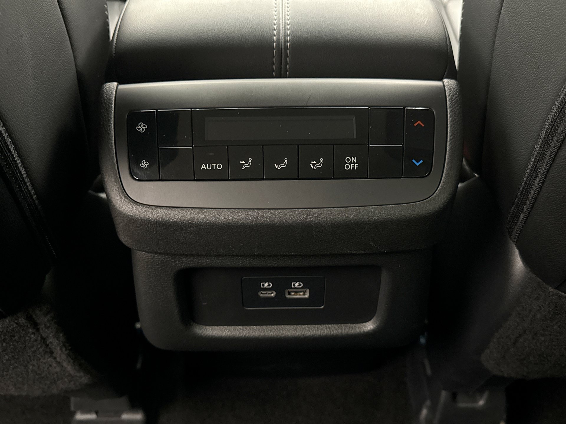 Used 2023 Nissan Pathfinder SL AWD/4WD image 20