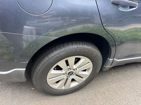 Used 2017 Subaru Outback 2.5i Premium AWD/4WD image 6