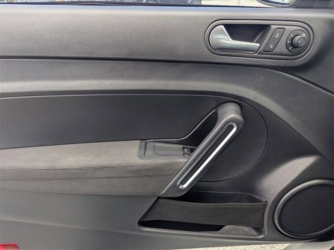 Used 2017 Volkswagen Beetle 1.8T S image 20