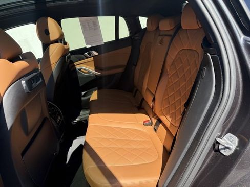 Used 2023 BMW X6 xDrive40i w/ Premium Package image 11