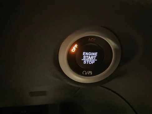 Used 2022 Chrysler Pacifica Pinnacle image 13