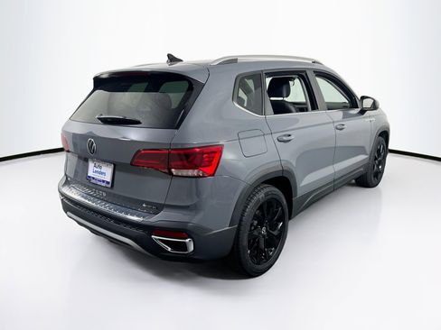 Used 2023 Volkswagen Taos SE image 5