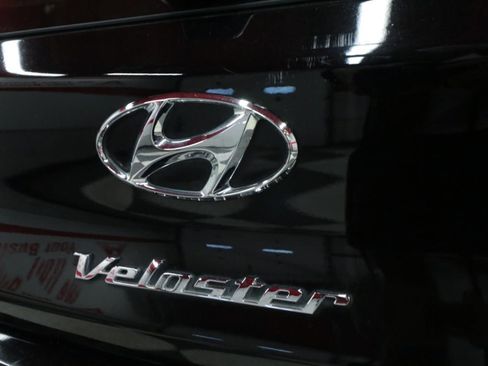 Used 2021 Hyundai Veloster N image 32