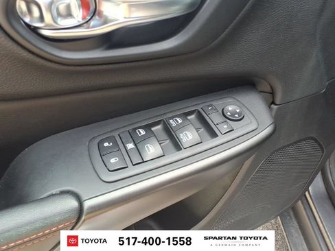 Used 2019 Jeep Cherokee Trailhawk w/ Cold Weather Group AWD/4WD image 16