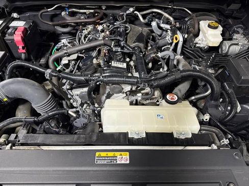 Certified 2024 Toyota Tacoma SR5 AWD/4WD image 39