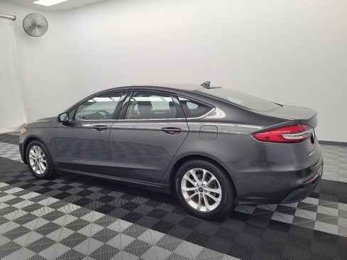 Used 2020 Ford Fusion SE FWD image 3