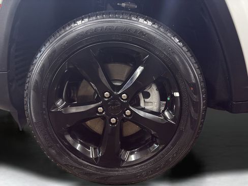 Used 2025 Jeep Grand Cherokee L Limited w/ Black Appearance Package image 22