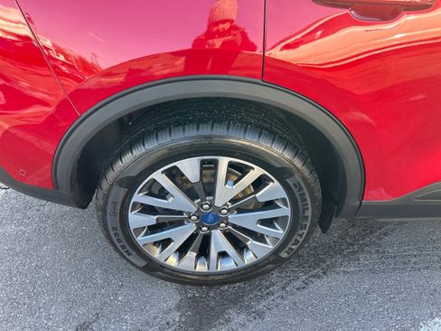 Certified 2020 Ford Escape Titanium image 33