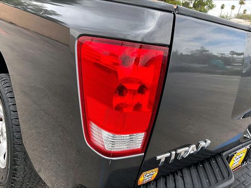 Used 2005 Nissan Titan SE RWD image 26