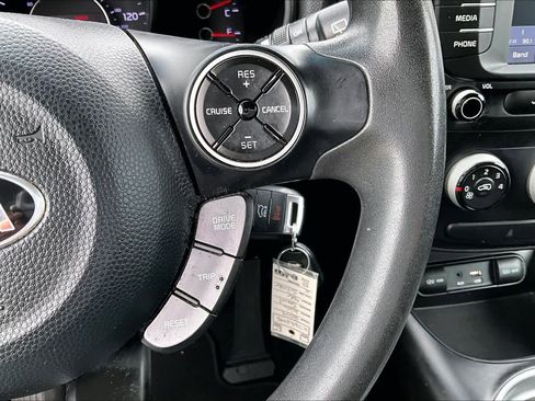 Used 2019 Kia Soul image 20