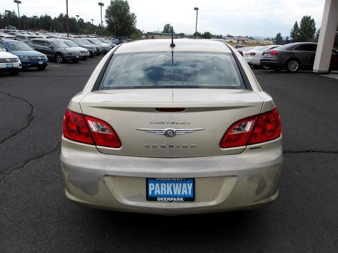 Used 2010 Chrysler Sebring Touring image 4