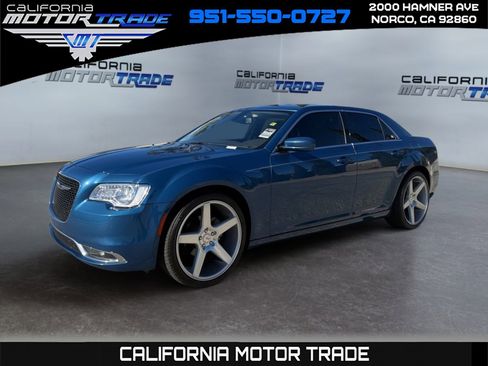 Used 2021 Chrysler 300 Touring w/ Driver Convenience Group RWD image 1