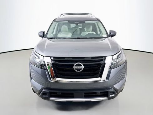Used 2025 Nissan Pathfinder SL w/ Cargo Package AWD/4WD image 2