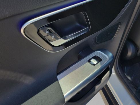 Certified 2025 Mercedes-Benz GLC 300 image 7