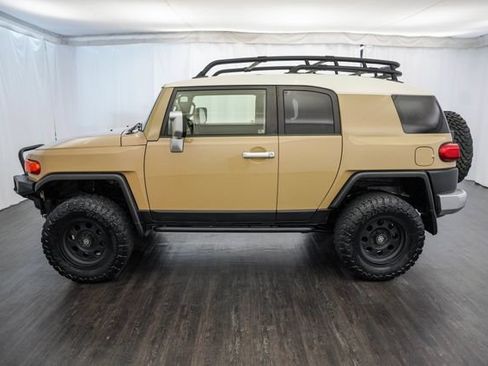 Used 2013 Toyota FJ Cruiser 4WD w/ Upgrade Pkg image 7