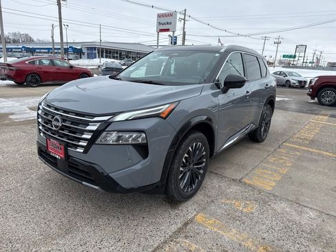 New 2026 Nissan Rogue Platinum image 8