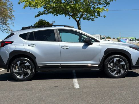 Used 2024 Subaru Crosstrek 2.5i Limited w/ Crosstrek Mirror Package AWD/4WD image 3