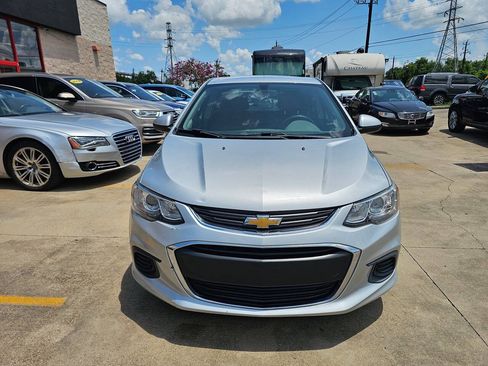 Used 2019 Chevrolet Sonic LT w/ Convenience Package FWD image 2