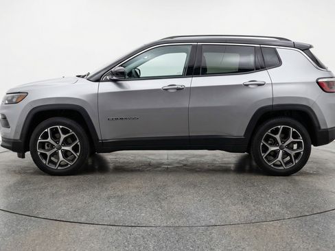 Used 2025 Jeep Compass Limited image 5