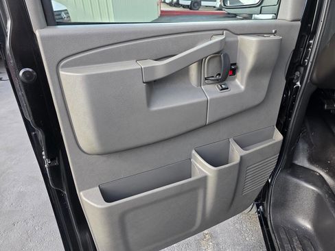 Used 2023 GMC Savana 3500 Extended w/ Driver Convenience Package image 23