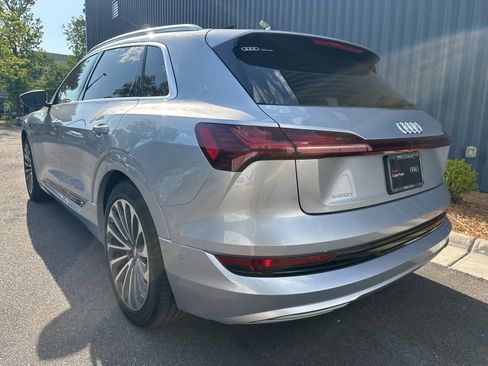Used 2019 Audi e-tron Prestige w/ Prestige Package AWD/4WD image 7