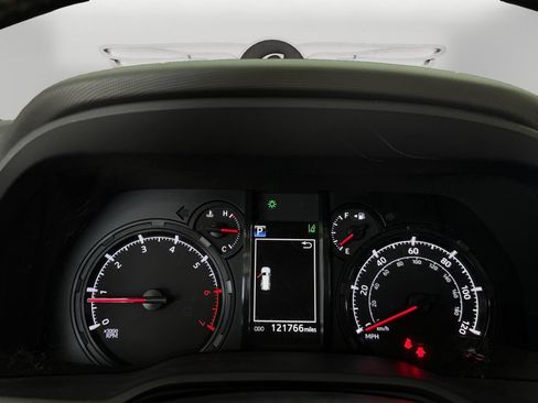 Used 2022 Toyota 4Runner SR5 Premium w/ Moonroof Package AWD/4WD image 19