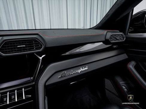 Used 2023 Lamborghini Urus S AWD/4WD image 30