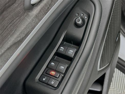 Used 2022 Jeep Grand Cherokee L Limited image 24