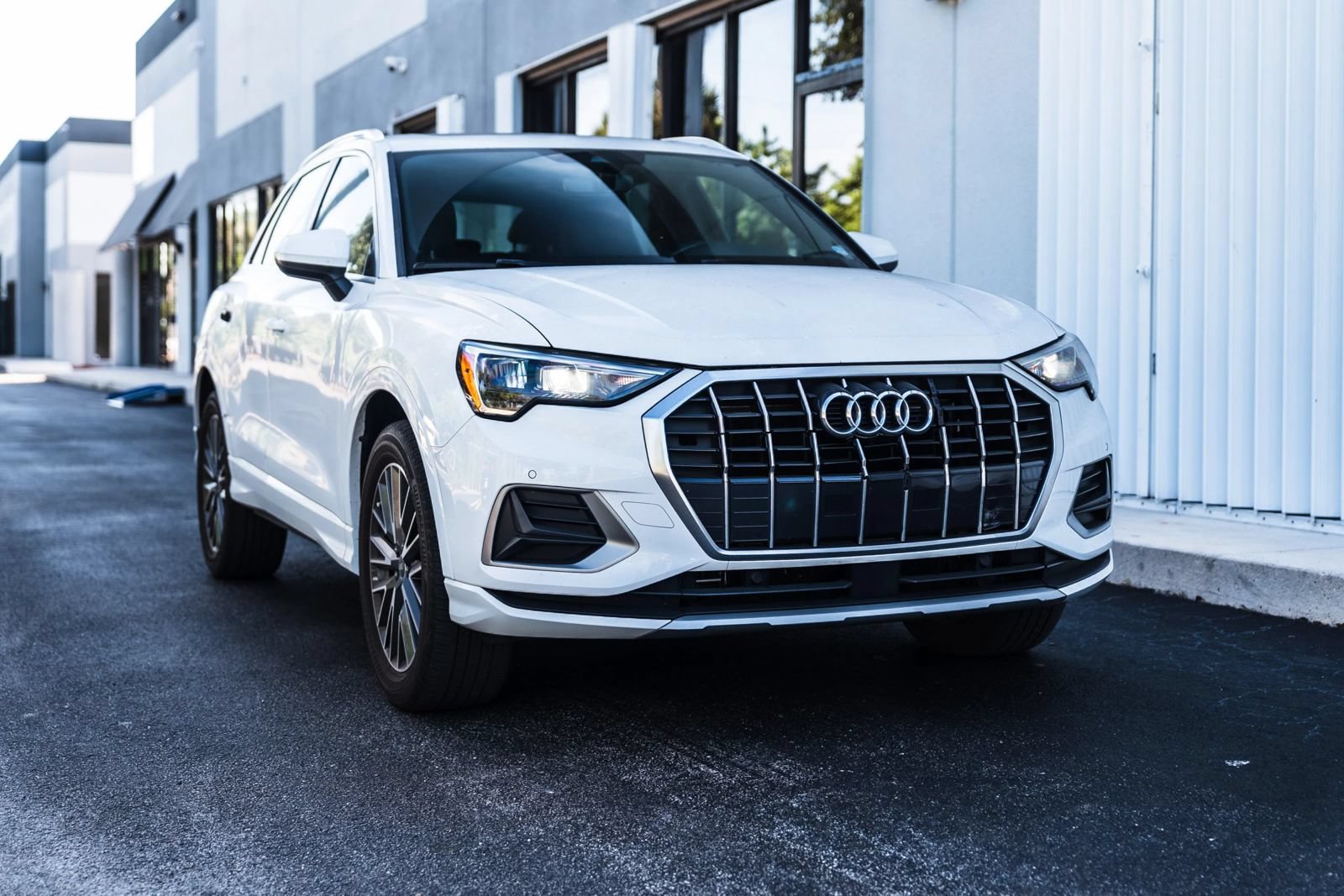 Used 2021 Audi Q3 2.0T Premium w/ Convenience Package AWD/4WD image 1