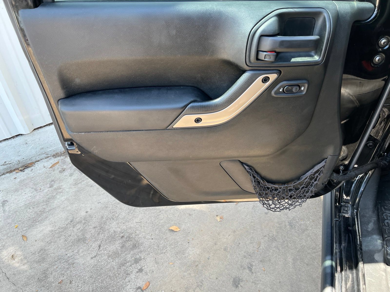 Used 2016 Jeep Wrangler Unlimited Sahara AWD/4WD image 11