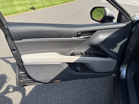 Used 2023 Toyota Camry XLE image 23