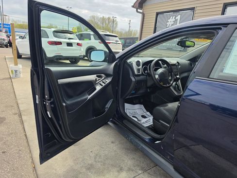 Used 2009 Pontiac Vibe w/ Preferred Package FWD image 9