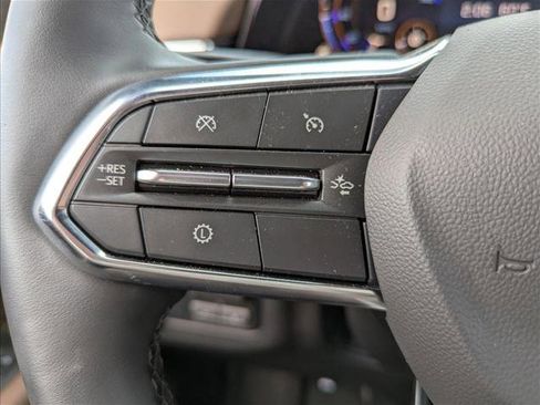 Used 2025 Chevrolet Suburban High Country image 10