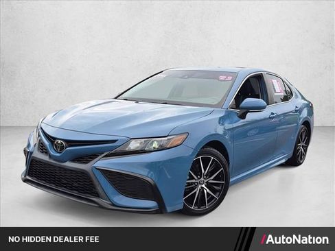 Used 2023 Toyota Camry SE FWD image 1