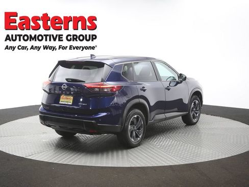 Used 2024 Nissan Rogue SV AWD/4WD image 40