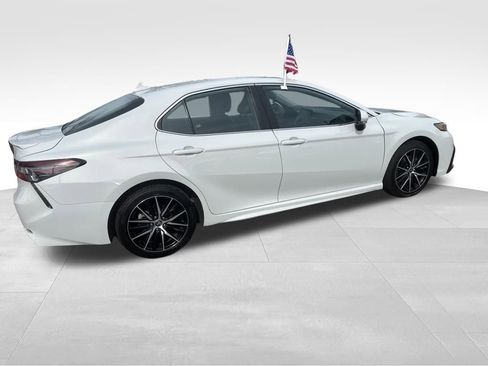 Used 2023 Toyota Camry SE image 23