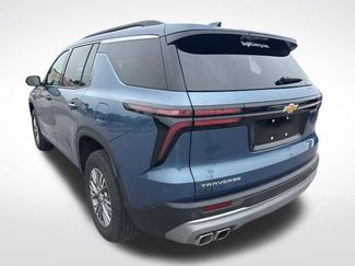 Used 2025 Chevrolet Traverse LT FWD video 3