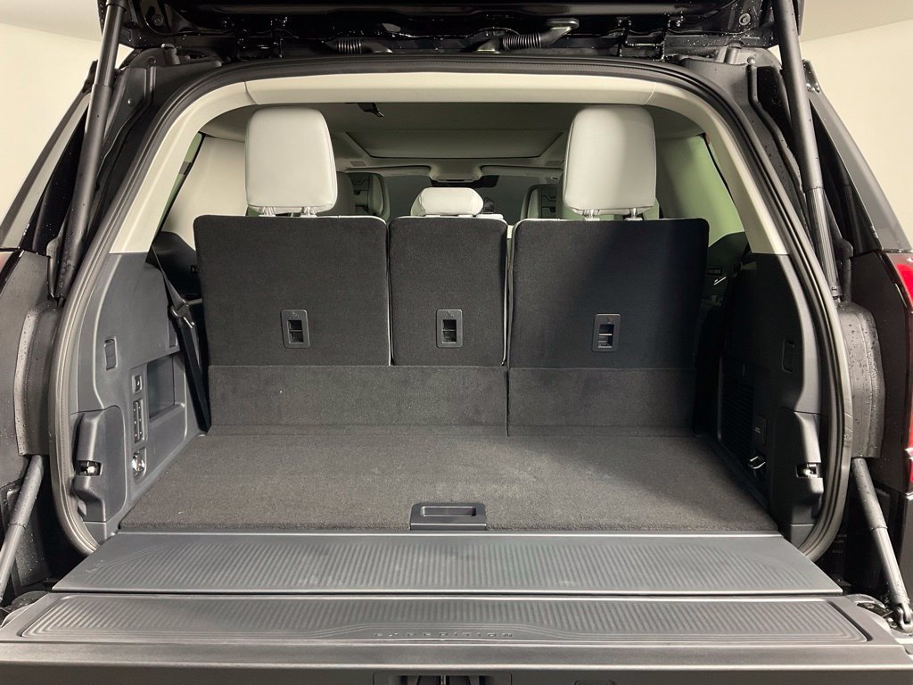 New 2027 Ford Expedition Platinum w/ Platinum Ultimate Package AWD/4WD image 11