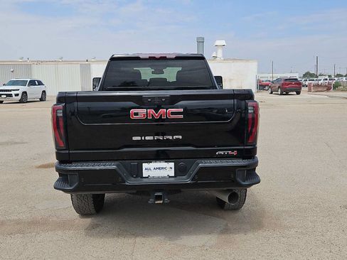 Used 2025 GMC Sierra 2500 AT4 AWD/4WD image 7
