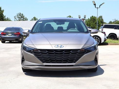 Used 2023 Hyundai Elantra SEL FWD image 2