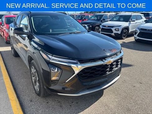 Used 2024 Chevrolet Trax LT w/ Driver Confidence Package FWD image 5