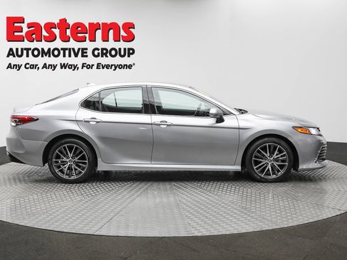 Used 2024 Toyota Camry XLE FWD image 4