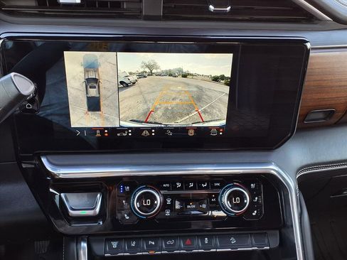 Used 2024 GMC Sierra 2500 Denali Ultimate image 32