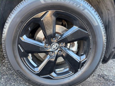 Used 2021 Toyota RAV4 XSE image 9