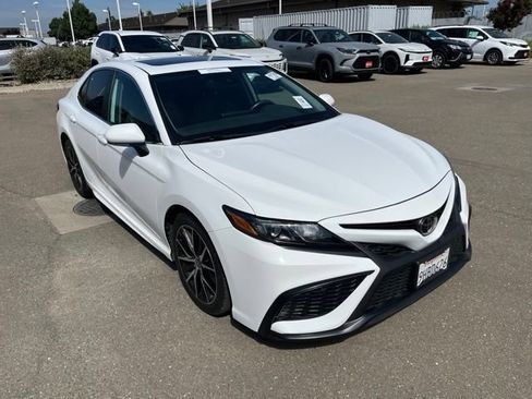 Used 2023 Toyota Camry SE w/ Audio Upgrade Package FWD image 2