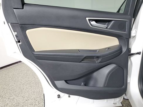 Used 2021 Ford Edge SEL w/ Convenience Package FWD image 18