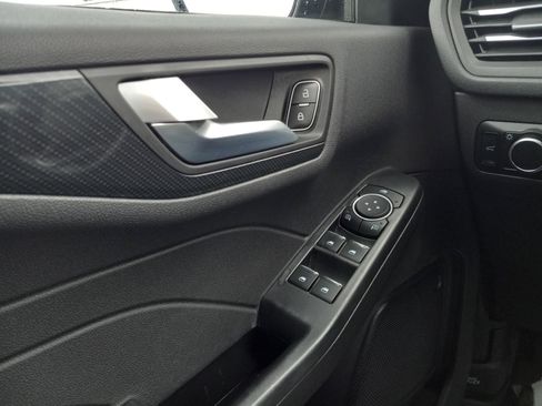 Used 2024 Ford Escape ST-Line w/ Cold Weather Package image 27